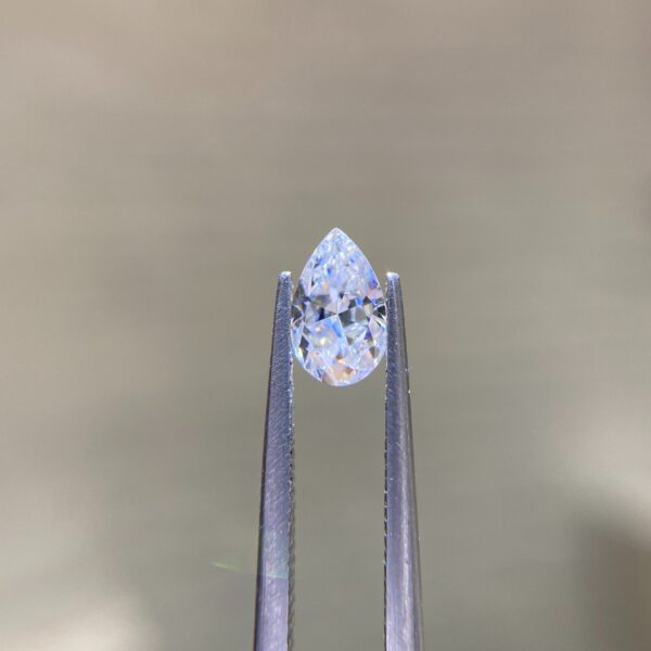 1.0ctw dew Pear Cut Moissanite