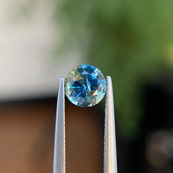 1.00ct Round Sri Lankan Sapphire
