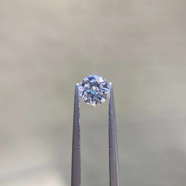 1.0ctw dew Round Brilliant Cut Moissanite