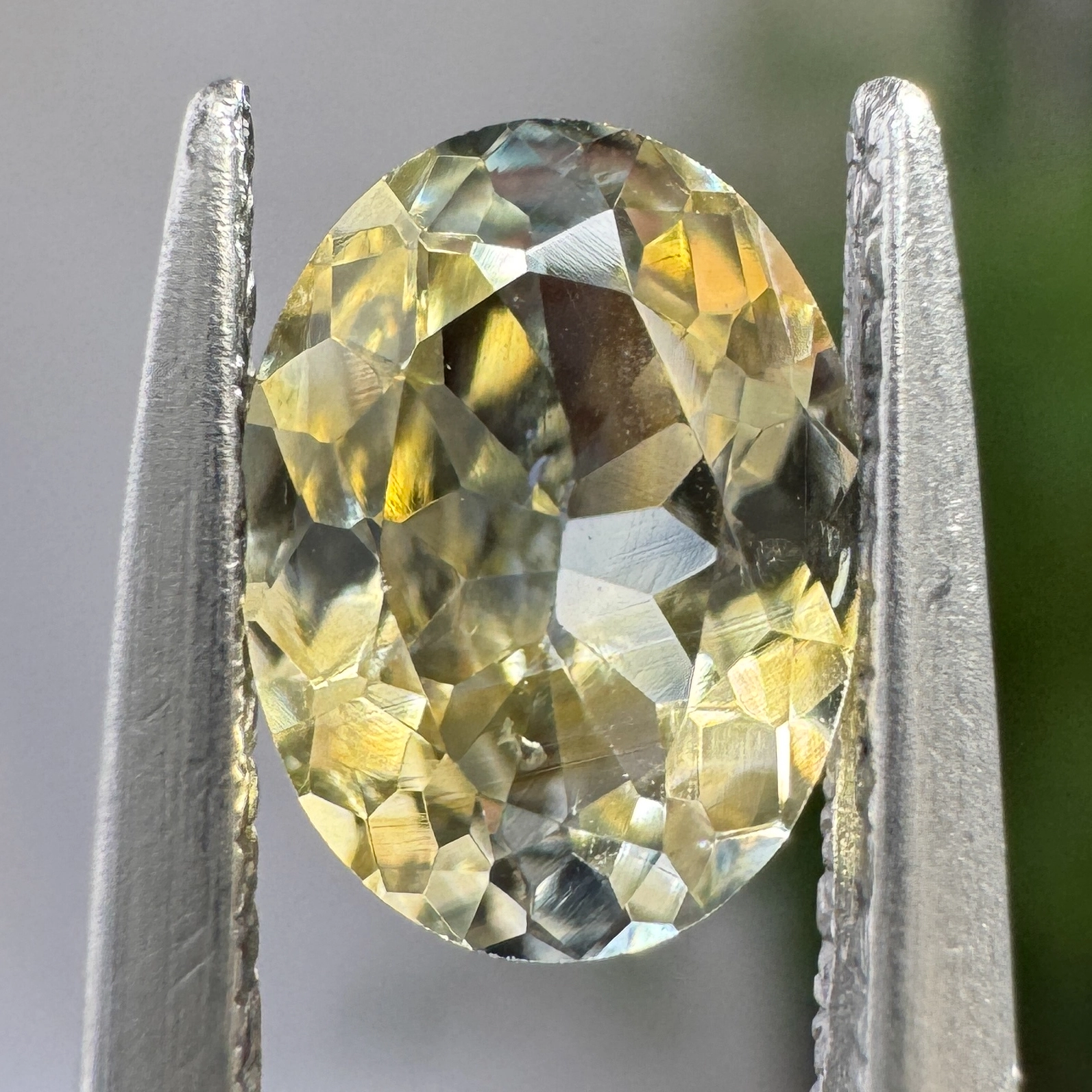 0.91ct Oval Sri Lankan Sapphire