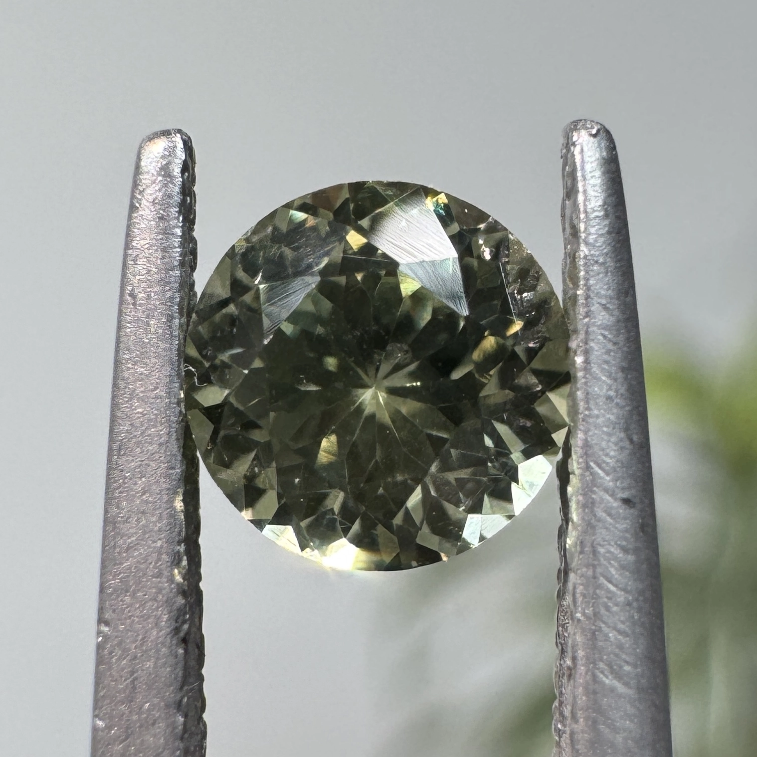 0.68ct Round Montana Sapphire