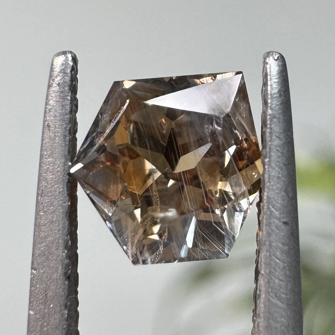 1.06ct GeoCut Montana Sapphire